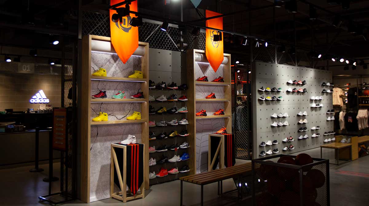 Adidas shop outlet display